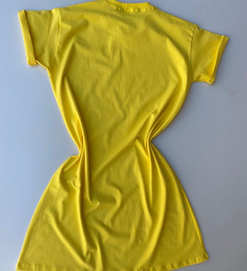 fernandaramosstore com br vestido camisetao curto com estampa amarelo 1