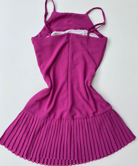 fernandaramosstore com br vestido curto sem bojo barra plissada fucsia 2