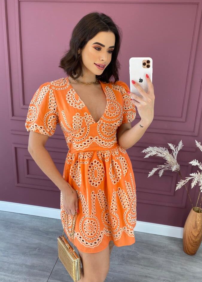 fernandaramosstore com br vestido curto sem bojo bordado manga curta laranja 2