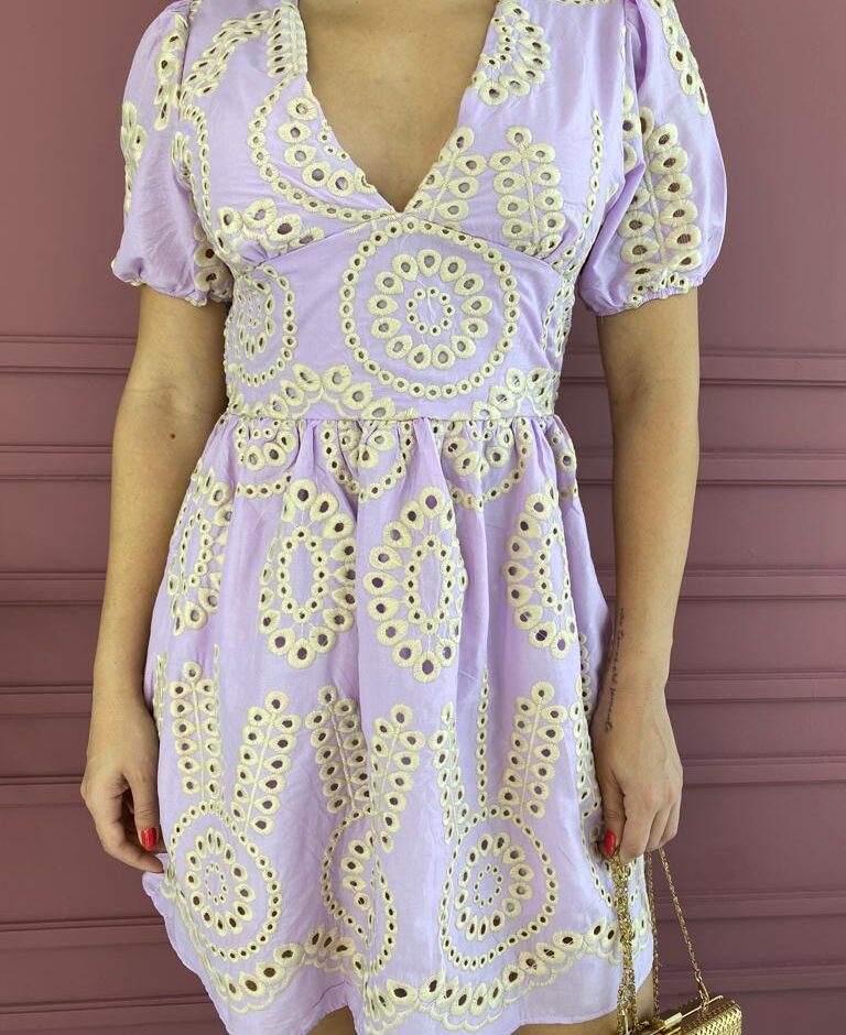 fernandaramosstore com br vestido curto sem bojo bordado manga curta lilas 3