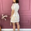 fernandaramosstore com br vestido curto sem bojo bordado manga curta off white 3