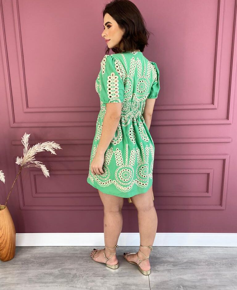 fernandaramosstore com br vestido curto sem bojo bordado manga curta verde 2