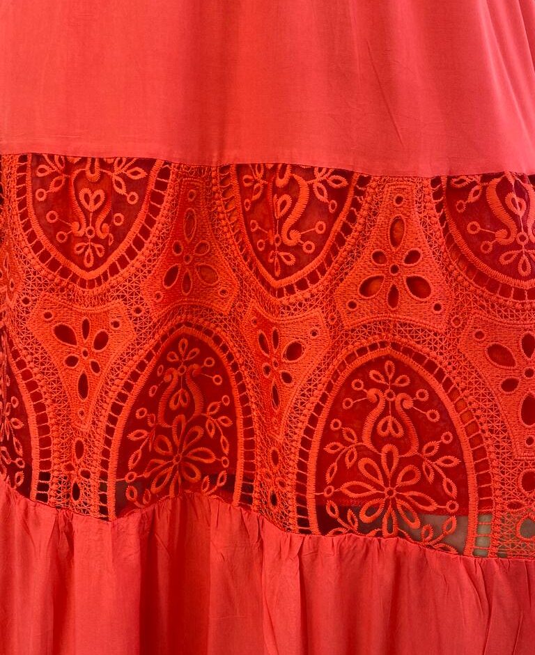 Vestido Longo sem Bojo Vermelho com Detalhes e Zíper Lateral - Fernanda Ramos Store