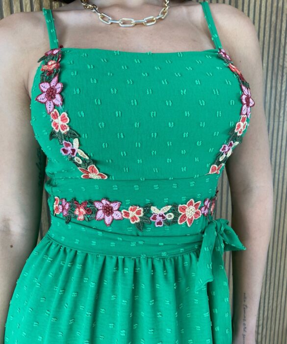 fernandaramosstore com br vestido midi pipoquinha com bojo detalhe bordado verde 1