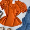 fernandaramosstore com br blusa feminina manga com detalhes em coracoes laranja 1