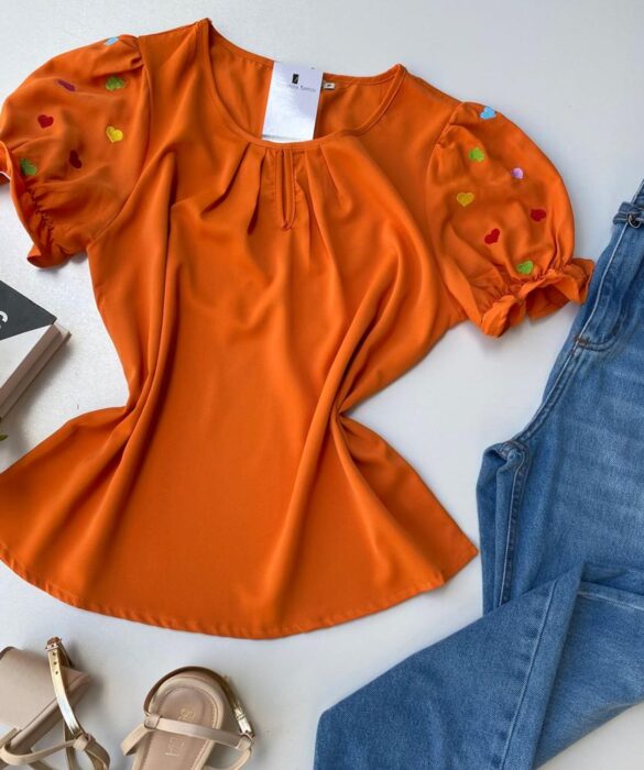 fernandaramosstore com br blusa feminina manga com detalhes em coracoes laranja 1