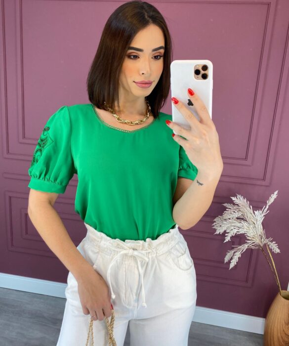 Blusa Feminina Manga Princesa com Detalhes Vazados Verde Fernanda Ramos Store