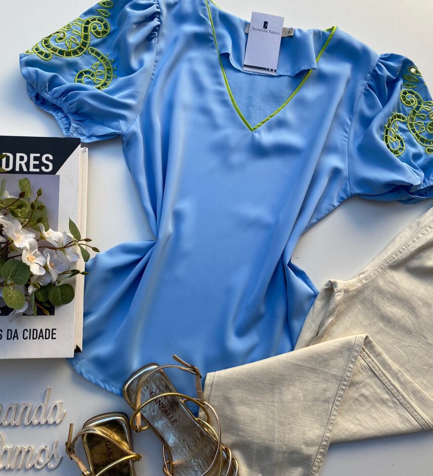 Blusa Manga Curta Feminina Azul Detalhes no Verde Lima - Fernanda Ramos Store