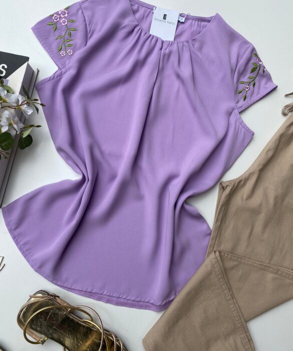 fernandaramosstore com br blusa manga curta feminina bordado nas mangas lilas