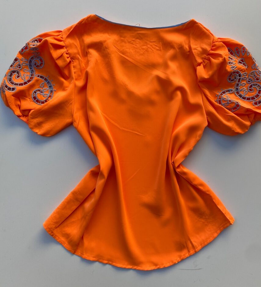 Blusa Manga Curta Feminina Laranja Detalhes no Azul - Fernanda Ramos Store