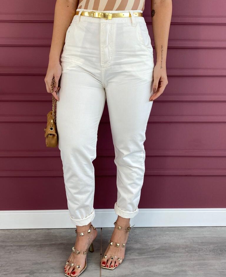 Calça Feminina Mom com Cinto Sarja 015378 Branca - Fernanda Ramos Store