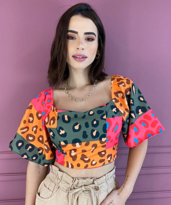 Cropped Feminino com Bojo e Amarração Animal Print Fernanda Ramos Store