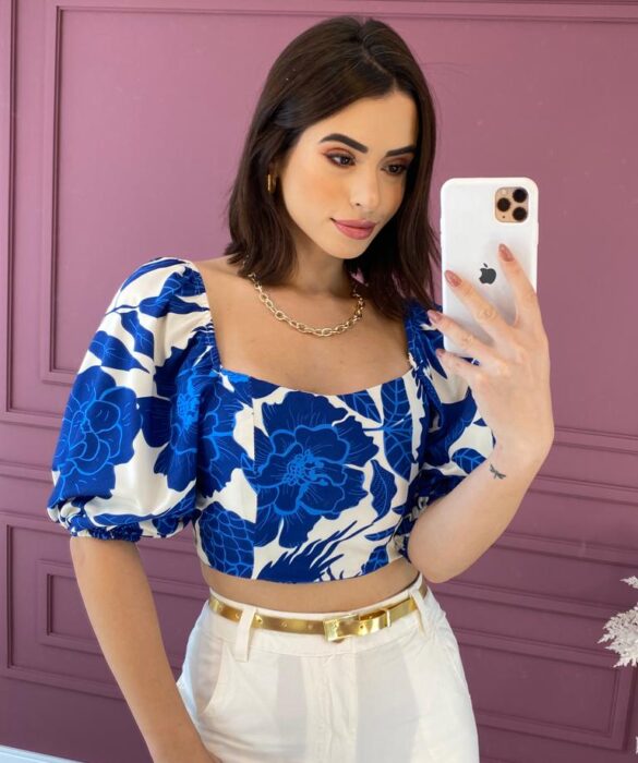 Cropped Feminino com Bojo Manga Bufante e Amarração Estampado Fernanda Ramos Store