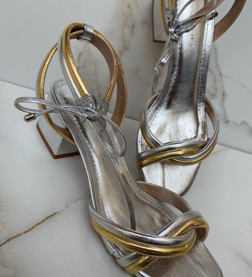 fernandaramosstore com br sandalia feminina salto baixo quadrado dourado e prata 1