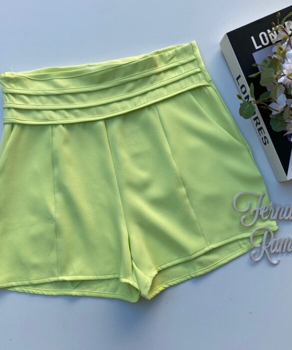 Short Feminino com Detalhe e Bolsos Frontal Verde Lima Fernanda Ramos Store