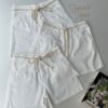 Short Feminino Meia Coxa com Cinto Sarja Branco Fernanda Ramos Store