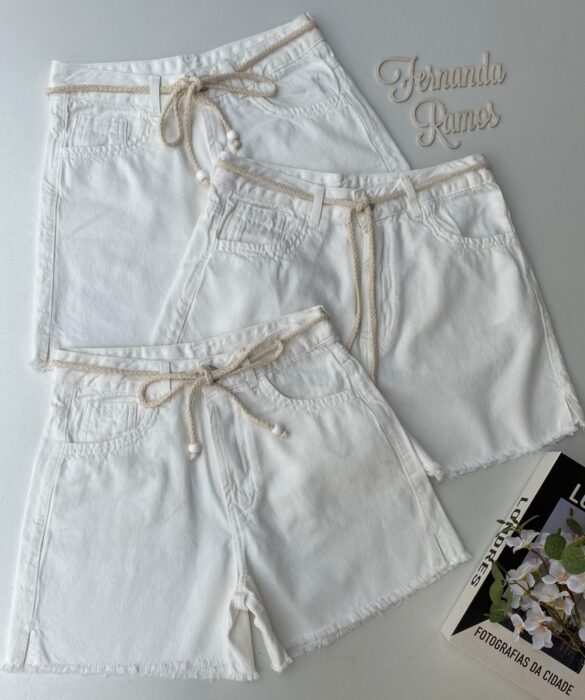 Short Feminino Meia Coxa com Cinto Sarja Branco Fernanda Ramos Store