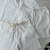 fernandaramosstore com br short feminino meia coxa com cinto sarja branco 2