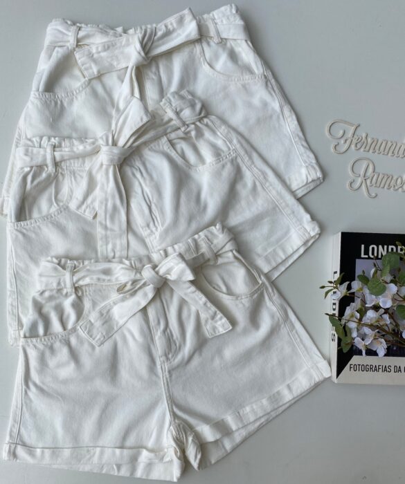 Short Jeans Feminino Clochard com Cinto Branco Fernanda Ramos Store