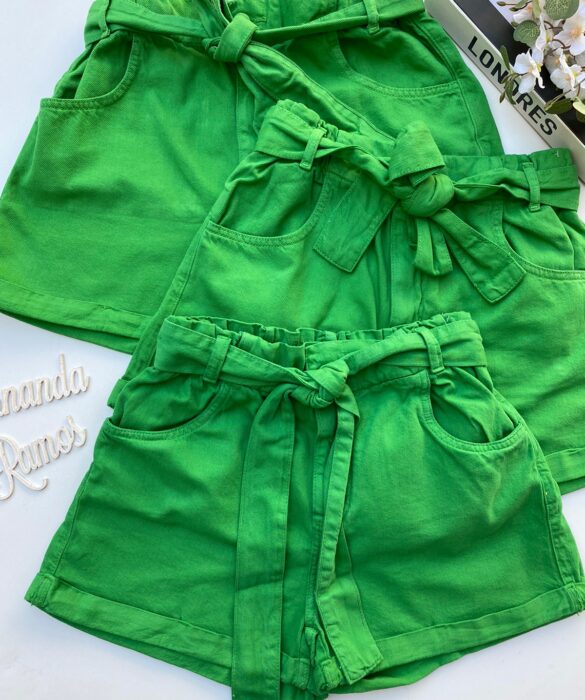 Short Jeans Feminino Clochard com Cinto Verde Bandeira - Fernanda Ramos Store