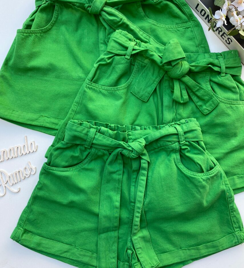 Short Jeans Feminino Clochard com Cinto Verde Bandeira - Fernanda Ramos Store