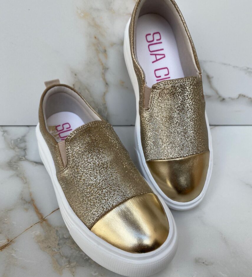 Tênis Slip On Feminino Dourado Detalhe Metalizado Fernanda Ramos Store