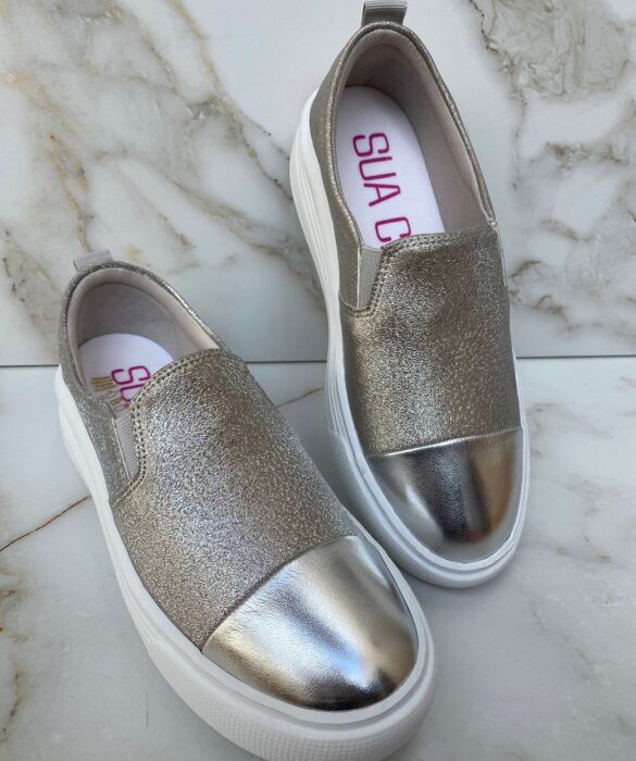 Tênis Slip On Feminino Prata Detalhe Metalizado - Fernanda Ramos Store