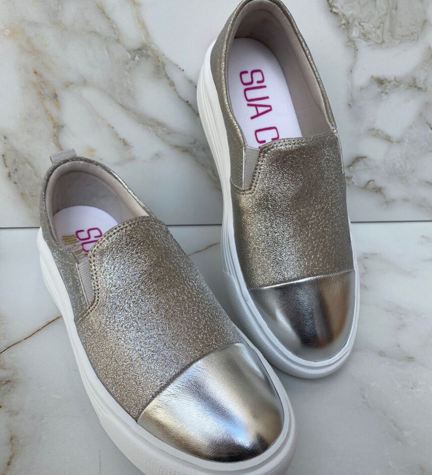 Tênis Slip On Feminino Prata Detalhe Metalizado - Fernanda Ramos Store