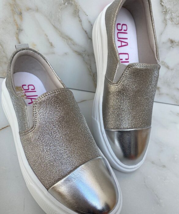 Tênis Slip On Feminino Prata Detalhe Metalizado - Fernanda Ramos Store