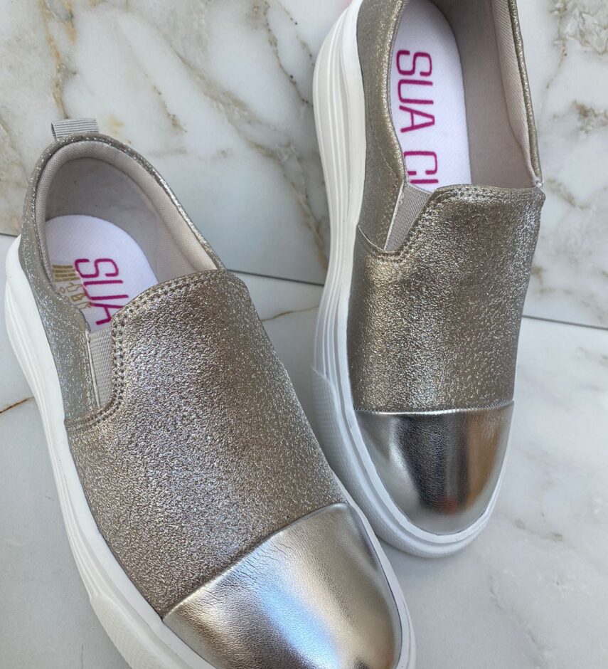 Tênis Slip On Feminino Prata Detalhe Metalizado - Fernanda Ramos Store