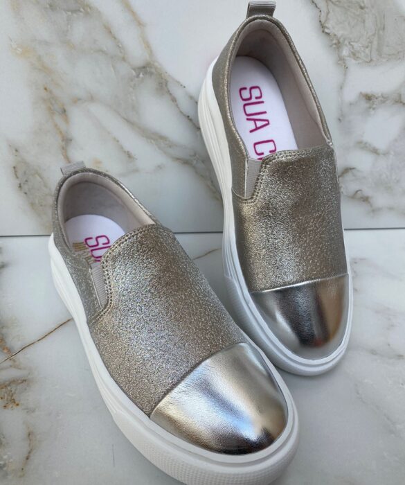 Tênis Slip On Feminino Prata Detalhe Metalizado - Fernanda Ramos Store