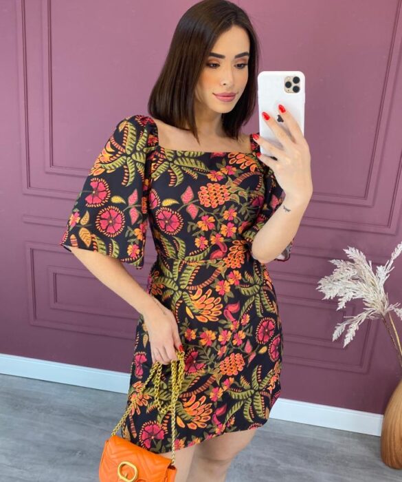 fernandaramosstore com br vestido curto com bojo com amarracao atras estampado preto 1