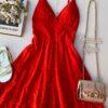 fernandaramosstore com br vestido curto com bojo detalhes dourado vermelho 1