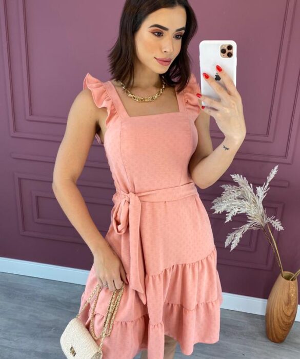 fernandaramosstore com br vestido curto com bojo e amarracao alca com babados fucsia copia 1