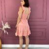 fernandaramosstore com br vestido curto com bojo e amarracao alca com babados fucsia copia 2