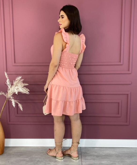 fernandaramosstore com br vestido curto com bojo e amarracao alca com babados fucsia copia 2