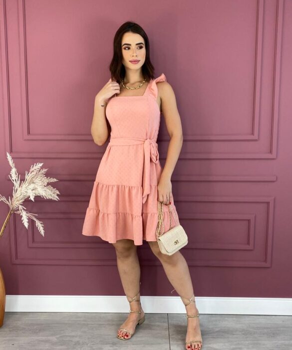 Vestido Curto com Bojo e Amarração Alça com Babados Rosa Fernanda Ramos Store