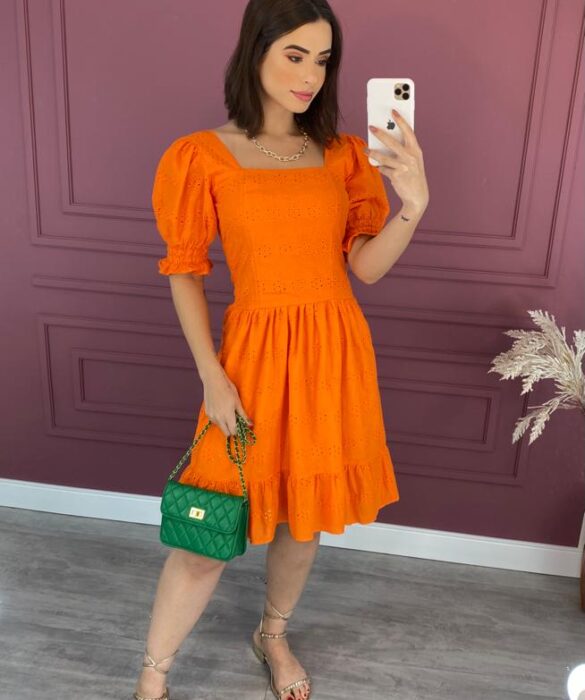 Vestido Curto sem Bojo de Laise Manga com Lastex Laranja Fernanda Ramos Store