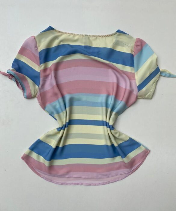 fernandaramosstore com br blusa crepe manga curta listras tons claros com amarracao 2