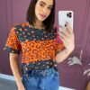 Blusa Feminina Manga Curta Animal Print com Detalhes Fernanda Ramos Store