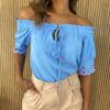 fernandaramosstore com br blusa manga curta feminina azul ombro a ombro com detalhes rosa