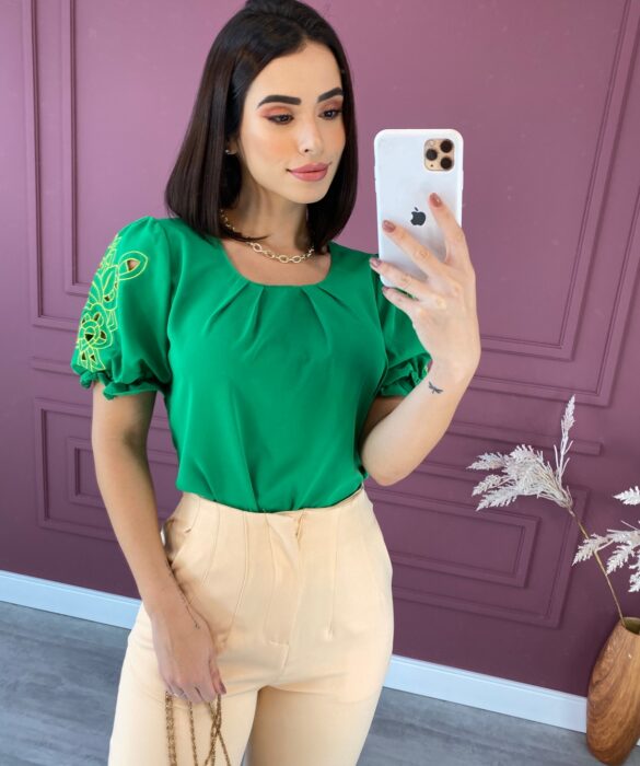 Blusa Manga Curta Feminina Bordado e Detalhe nas Mangas Verde - Fernanda Ramos Store