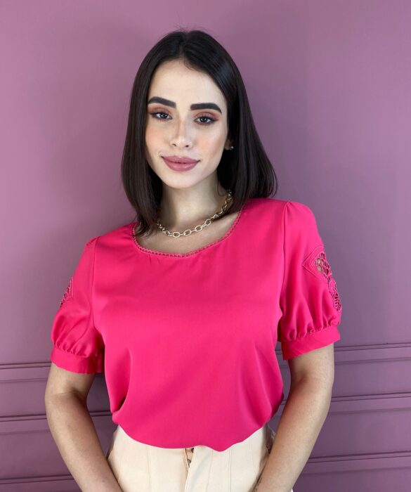 Blusa Manga Curta Feminina Detalhes na Gola Pink Fernanda Ramos Store