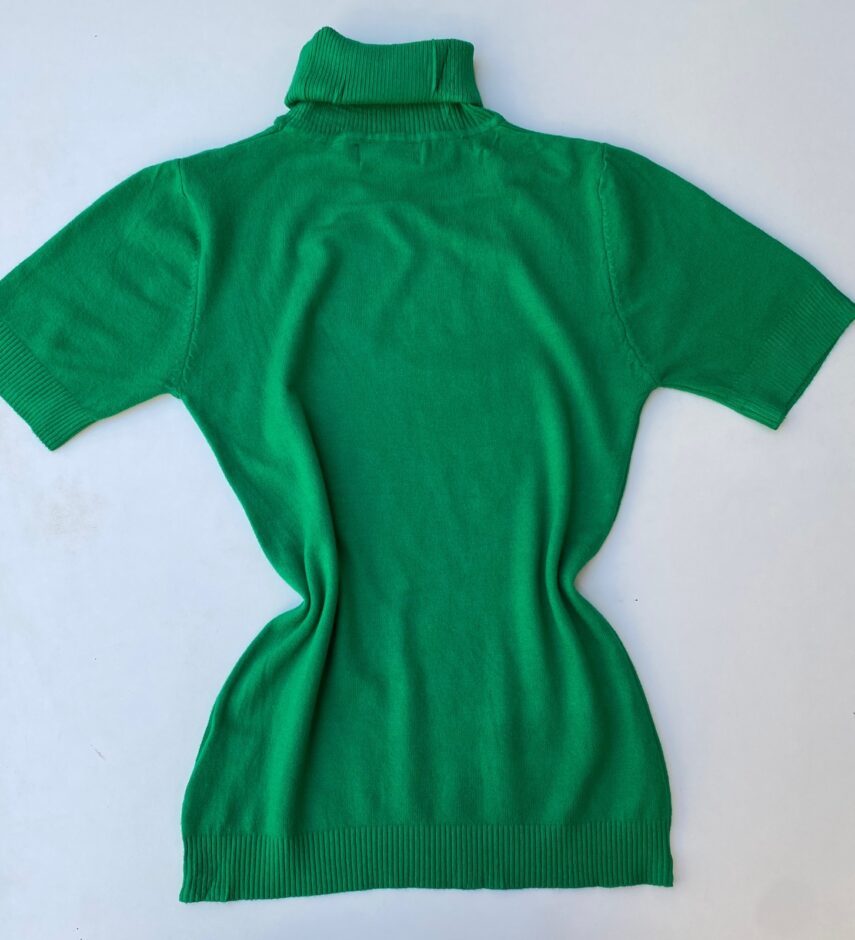 fernandaramosstore com br blusa manga curta feminina gola detalhe na manga verde bandeira 2
