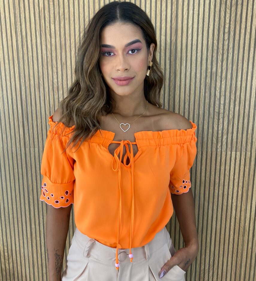Blusa Manga Curta Feminina Laranja Ombro a Ombro com detalhes Rosa - Fernanda Ramos Store