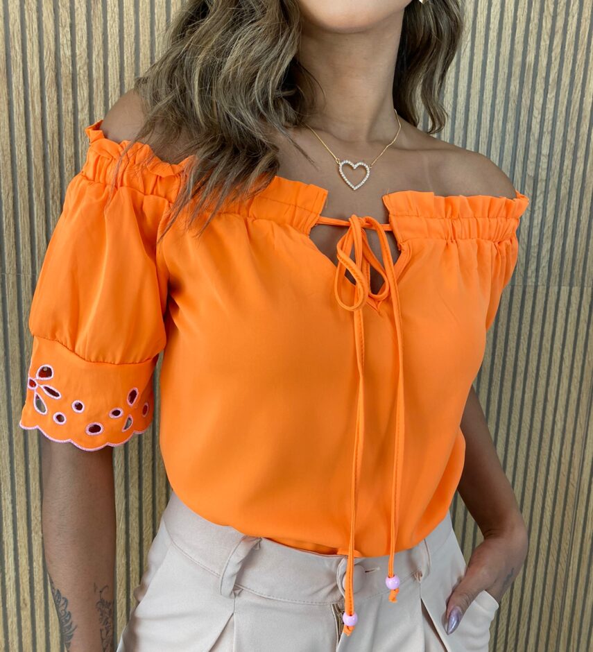 Blusa Manga Curta Feminina Laranja Ombro a Ombro com detalhes Rosa - Fernanda Ramos Store