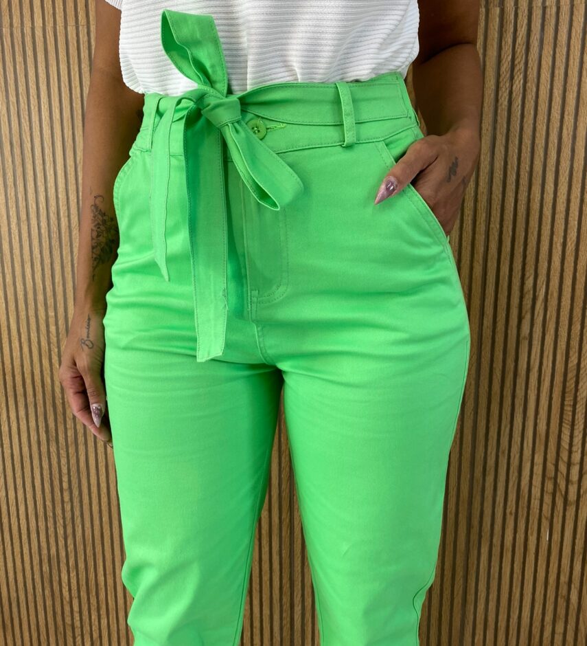 Calça Feminina Sarja com Bolsos Amarração e Elastano Verde - Fernanda Ramos Store