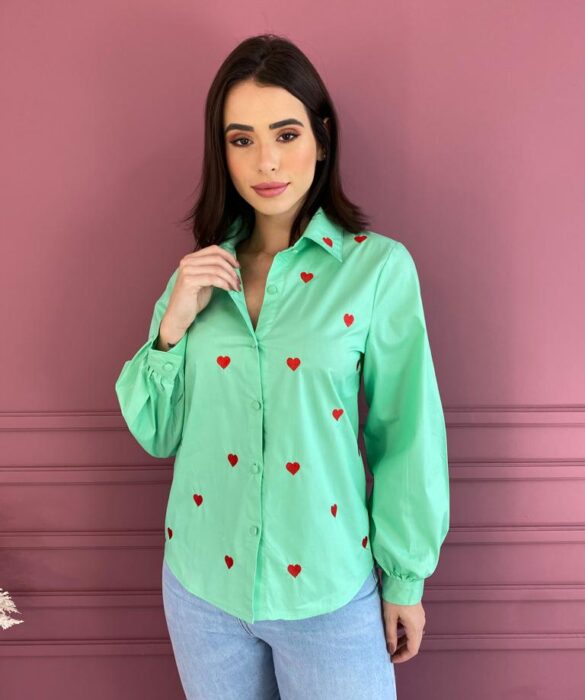 Camisa Feminina Coração Vermelho Social Verde Menta - Fernanda Ramos Store