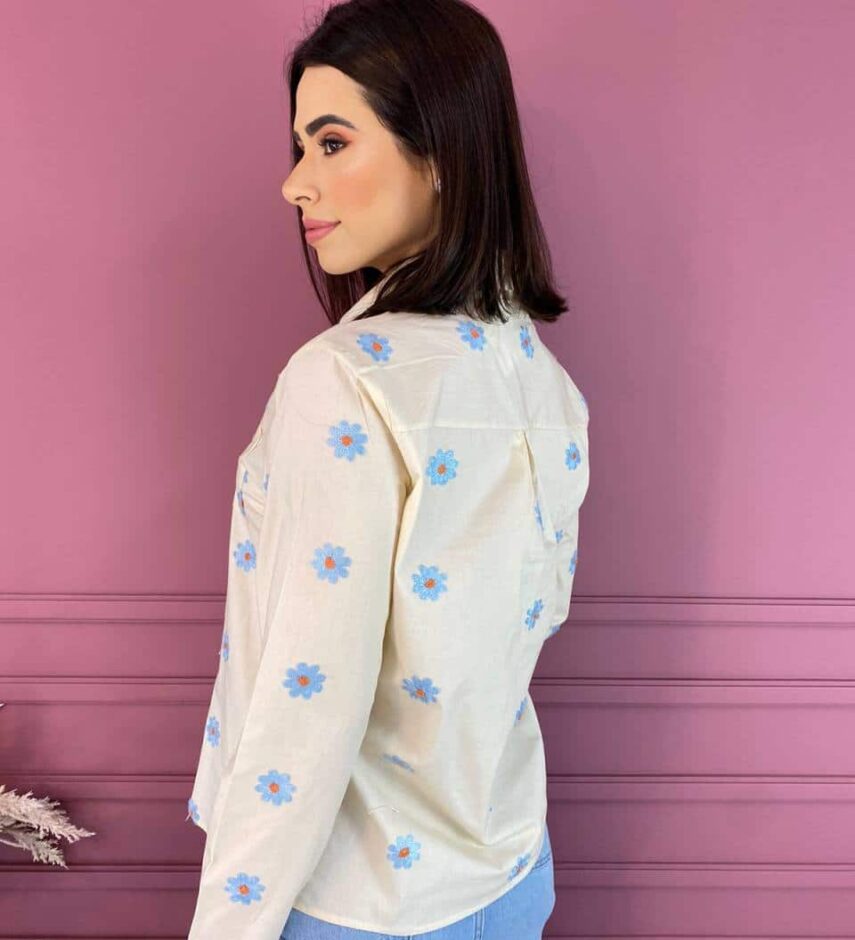 Camisa Feminina Social Bege com Bordado de Flor - Fernanda Ramos Store