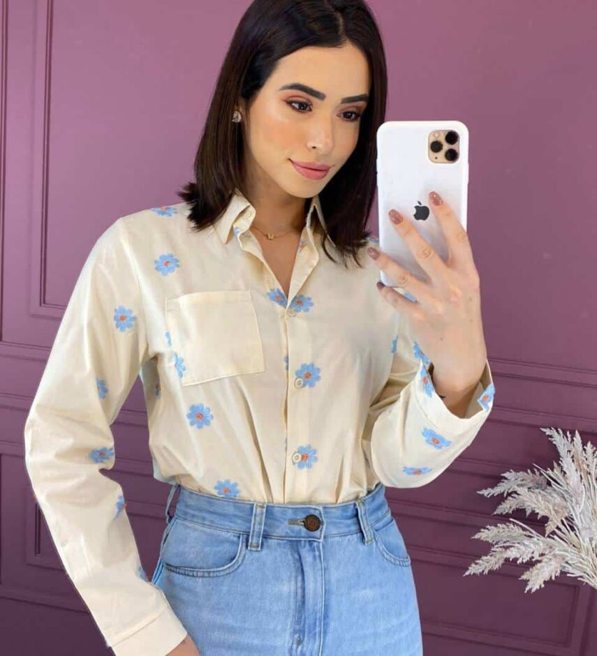 Camisa Feminina Social Bege com Bordado de Flor - Fernanda Ramos Store